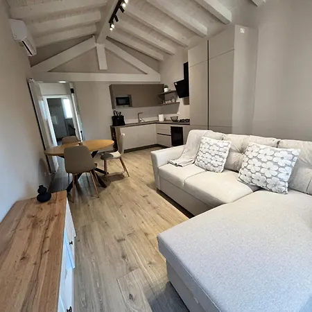 Casa Leonardo * CastellʼArquato